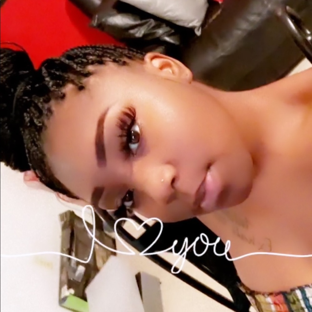 Meet your Posher, Amaya